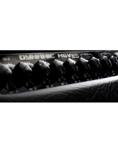AMPLIFICADOR DE GUITARRA METEORO DYNAMIC ESPECIAL MGV30 (NO ESTADO)